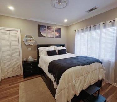 North Hills House | Lá Tranquil Escape