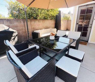 North Hills House | Lá Tranquil Escape