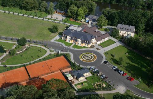 Klasterec nad Ohri Hotel | Lázně Evženie