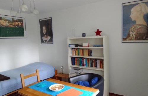 Thulendorf Apartment | Ländliche 1-Raumwohnung im Park