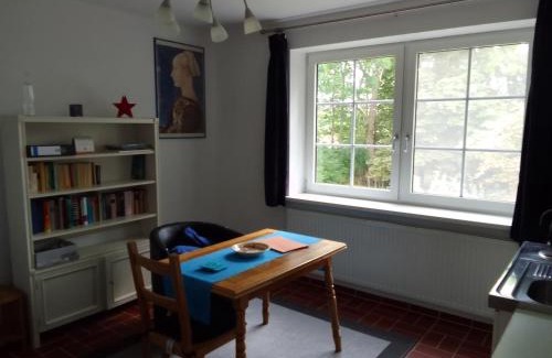 Thulendorf Apartment | Ländliche 1-Raumwohnung im Park