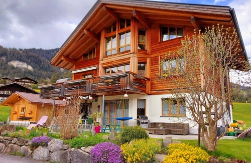 Adelboden Apartment | Lärchehuus by Interhome
