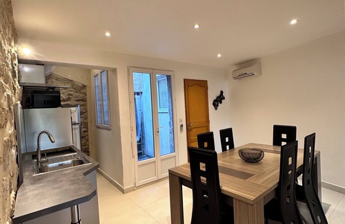 Fourques Apartment | Lélégance de la Pierre