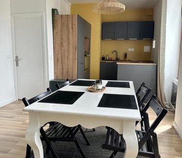 La Chapelle-en-Serval Apartment | L Échappée Gauloise en hypercentre
