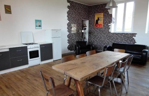 Combrand House | L'école buissonnière