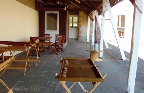 Combrand House | L'école buissonnière