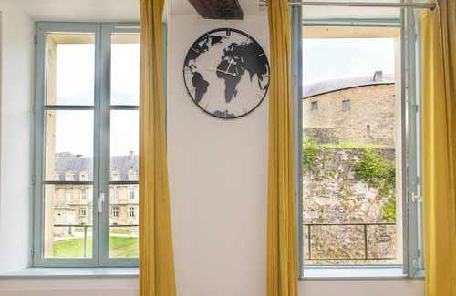 Sedan Apartment | L'élégant des Remparts, Avec vue sur Château-fort