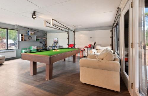 Saint Zenon Ski Chalet | L'Évasion - 4CH - Piscine - Spa et Salle de jeux