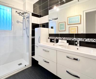 Mont-de-Marsan Apartment | L'Évasion - Centre-Ville & Garage Privé