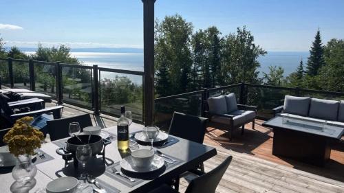 Petite-Riviere-Saint-Francois Ski Chalet | L'Audacieux - SPA, Billard, Poker, Arcade, fleuve, l'évasion VIP