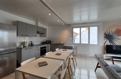 Beauvoir-sur-Mer Apartment | L'Abri du Gois 3 Chambres (Accueil Moto, Vélos) Apartment 100 m2 with balcony