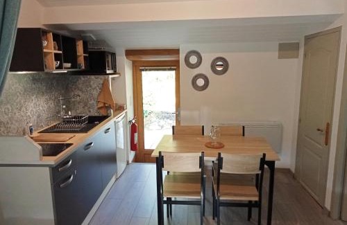 Vaudevant Bed & Breakfast | L'Abri-Gîte "Ô Jardin des Toiles"
