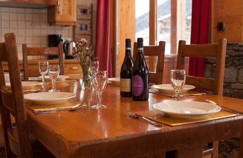 Sainte-Foy-Tarentaise Apartment | L'Aiglon - 2 bedroom apartment opposite the slopes