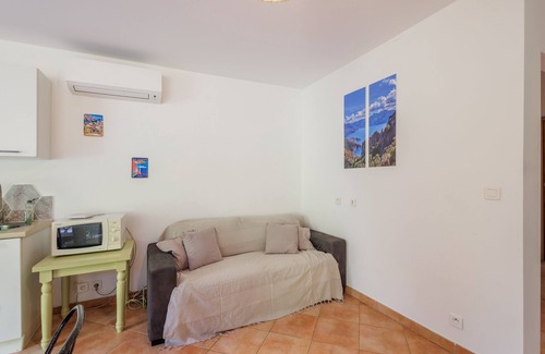 Belgodere Apartment | L'Alivi di Losari 7 - piscine naturelle et jacuzzi