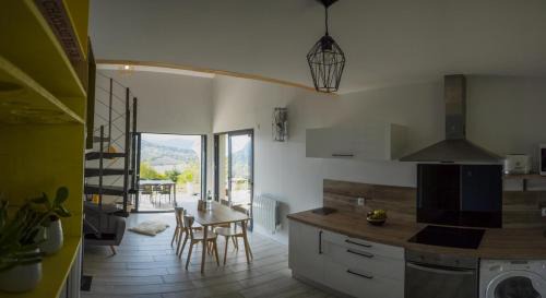 Veyre-Monton House | L'Alphonsine