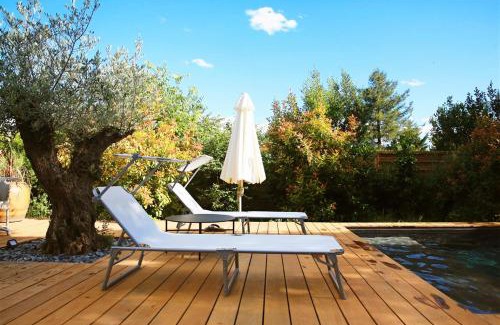 Saint-Hippolyte-du-Fort Bed & Breakfast | L Amourier chambres charme et confort avec Jacuzzi ou baignoire XXL