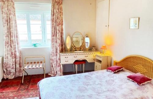 Le Cercueil House | L'ancienne épicerie