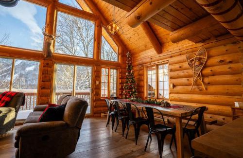 Notre-Dame-Auxiliatrice-de-Buckland Ski Chalet | L'Antaya - SPA Mountain