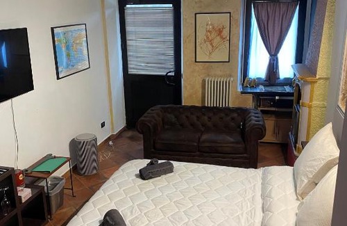 Arona House | L'antica stanza