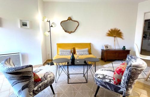 Golfe Juan Apartment | l'Appartement Magnolia
