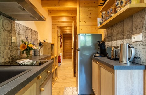 Les Clefs Apartment | L'Aravis-Apartment-Superior-Ensuite with Bath-Mountain view