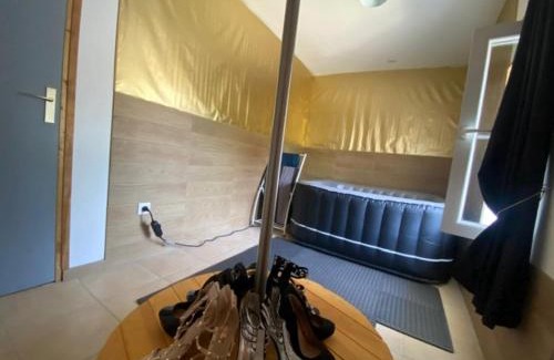 Begnecourt Apartment | L Arc en Ciel Séjour cocooning pour deux avec ambiance Romantique