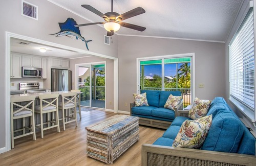 Breezeswept Beach Estates House | L' archipel | Canalfront 2 bedroom retreat on Ramrod Key with brand new dock!