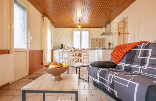 Montier-en-Der House | L'Argentique - One Bedroom House, Sleeps 4
