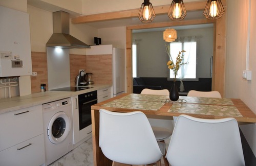Goise-Champommier-Champclairot Apartment | L'arrêt de la Gare