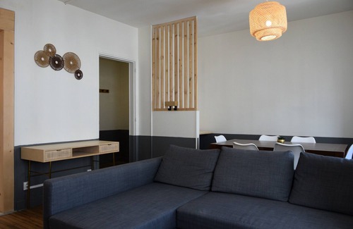 Goise-Champommier-Champclairot Apartment | L'arrêt de la Gare