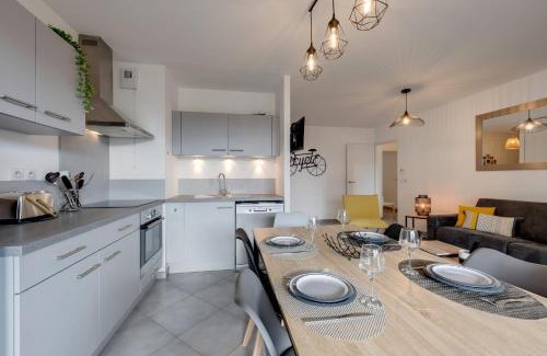 Annecy Apartment | L'Art de Ville - 2 bedroom near the city center terrace and garage