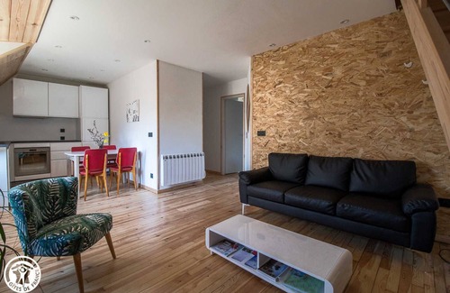 Besse-en-Chandesse House | L'art Gîte - Besse ET Saint Anastaise