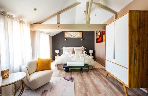Saint-Hilaire-le-Petit House | L'artbanne Maison Hestia