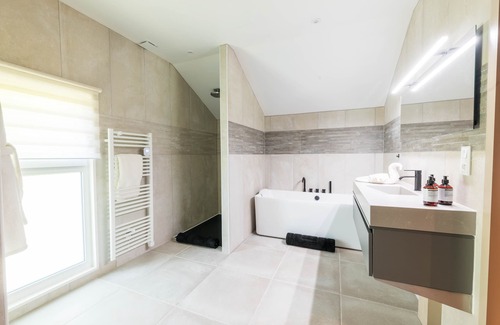 Saint-Hilaire-le-Petit House | L'artbanne Maison Hestia