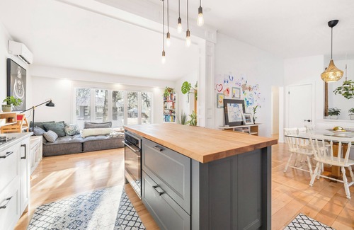 Saint Louis House | L'artiste urbain - 4-bedroom family home.