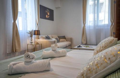 Quartier des Eaux-Claires Apartment | L'As de Coeur - Rocade - Tram