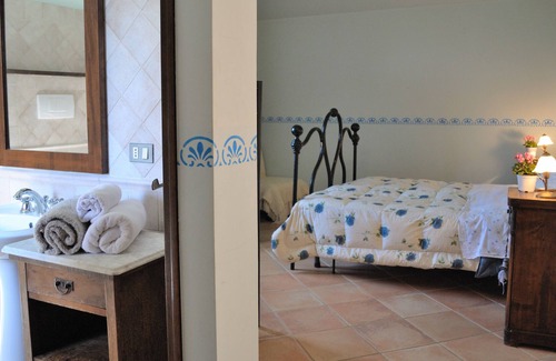 Gualdo Tadino House | L'Assiolo - Cottage with swimming pool