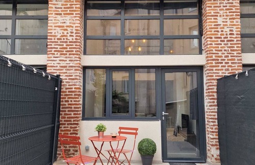 Saint-Etienne Apartment | "L'atelier B" magnificent loft with private terrace