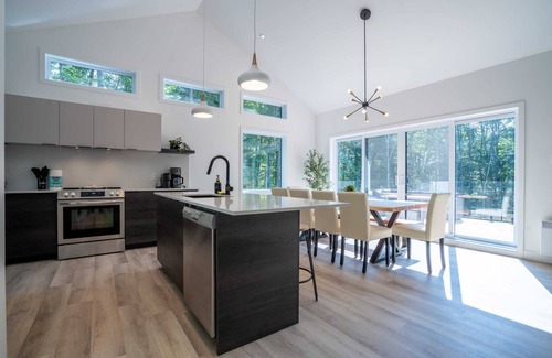 Argenteuil Regional County Municipality House | L'Atmosphère | Brand new chalet with spa