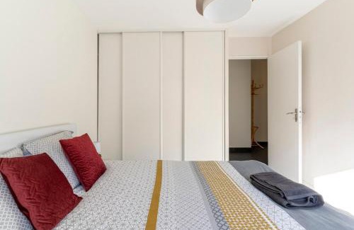 Saint-Julien-en-Genevois Apartment | L'Atrium Hyper centre pour rejoindre Genève