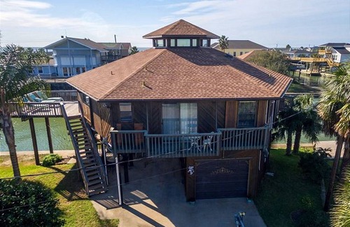Jamaica Beach House | L'attitudes - Family memories almost guaranteed