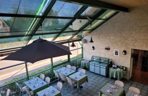 Dompierre-sur-Besbre Hotel | L'AUBERGE DE L'OLIVE