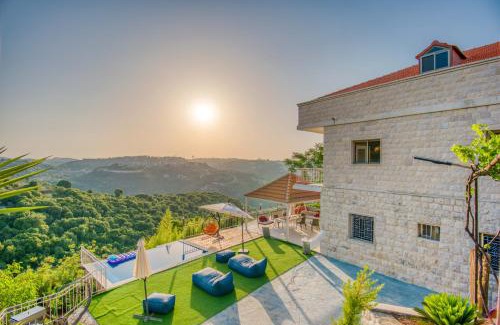 Kfardebian House | L'Auberge de Kour - 4-BR Villa & Private Pool