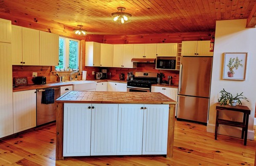 Wakefield House | L'Auberge des Collines Full Guest Suite