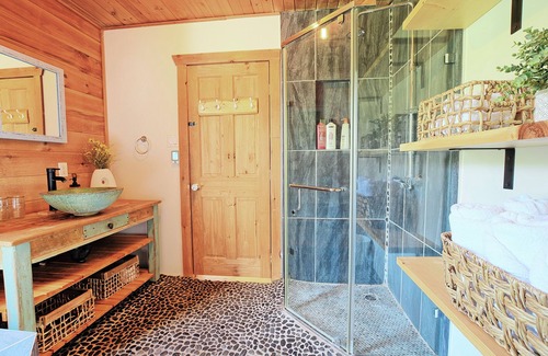 Wakefield Bed & Breakfast | L'Auberge des Collines Private Escape For Two