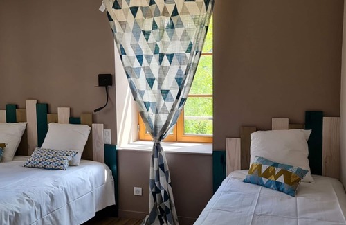 La Valla-sur-Rochefort House | L'Auberge de la Source