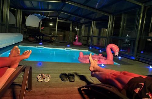 Carpentras House | L'Aurore suite de charme, clim jacuzzi, sauna, piscine chauffée cuisine.