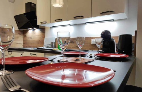 Faubourg-Raines Apartment | L'AuthentiCité, garden &parking in the city center