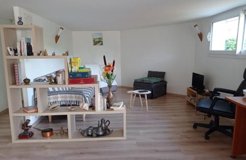 Augerolles Apartment | L'Eclat de menthe