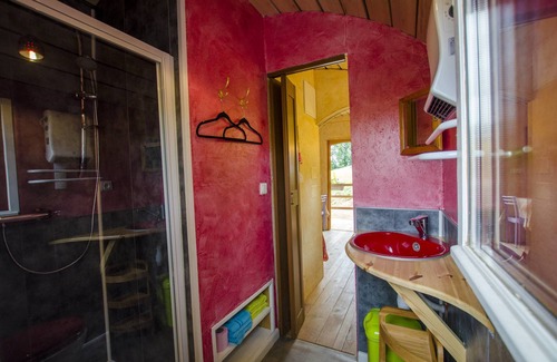 Tauriac-de-Naucelle Bed & Breakfast | L'ecrin du Segala - La roulotte